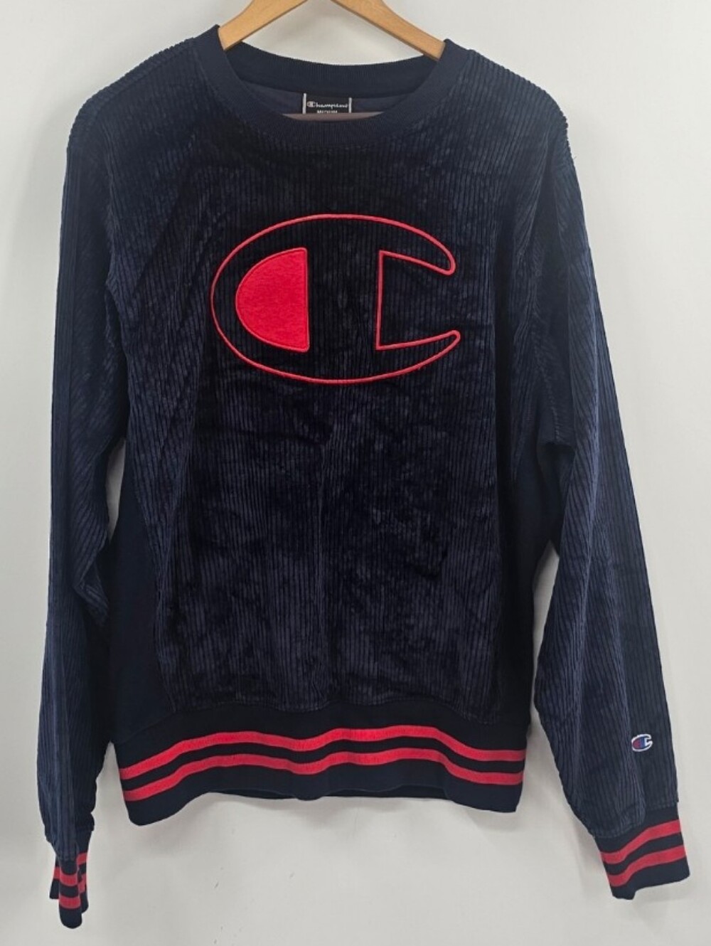 Champion  Navy Blue Red Wide Wale Corduroy Crewneck Sweatshirt Size Medium